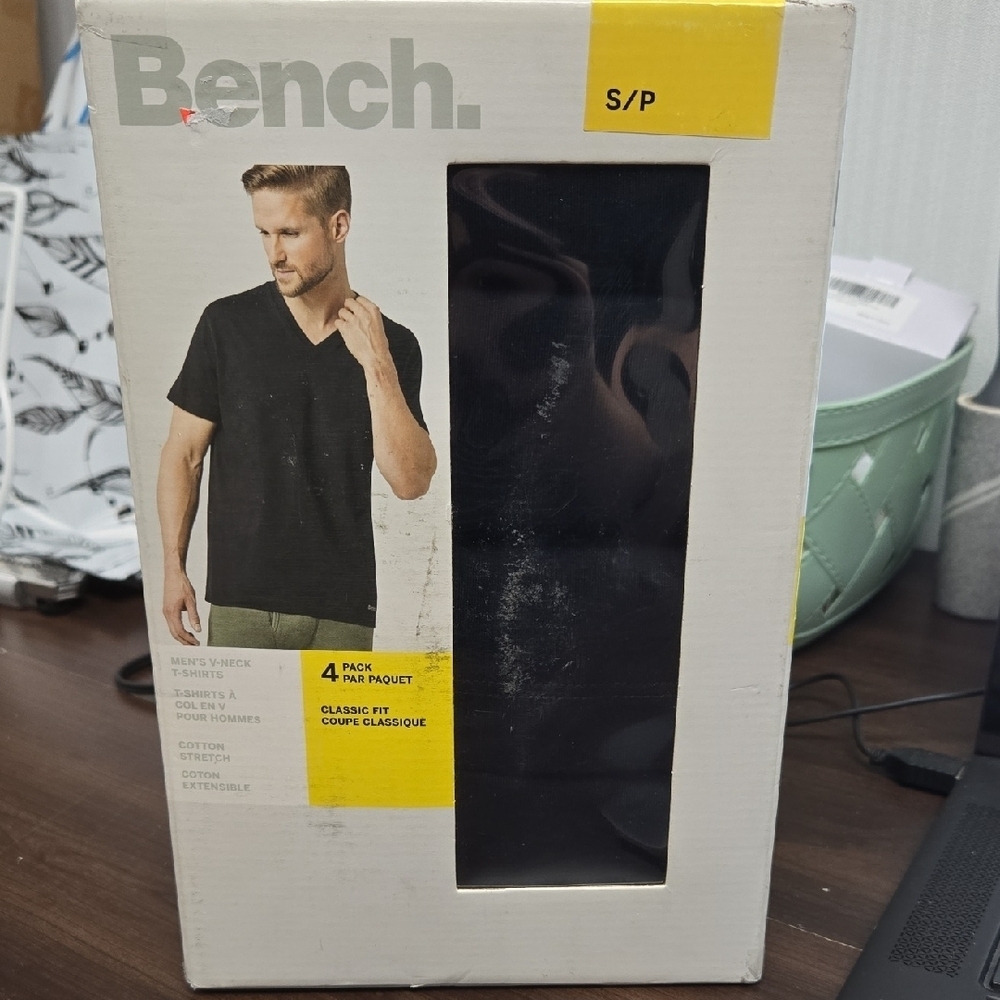 Bench Size S Black V-Neck T-Shirts 4-Pack